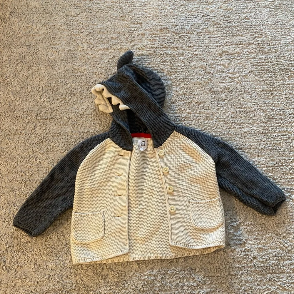 Baby Gap Baby Brannan Shark Sweater Size 12-18 months